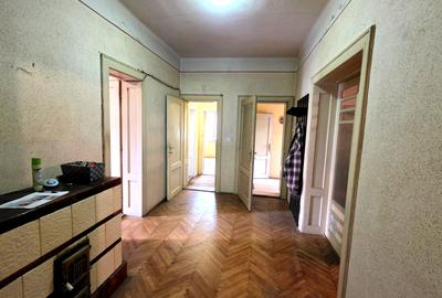 Apartament cu 4 camere , garaj si teren de 420 mp de vanzare zona Sub Arini - 7