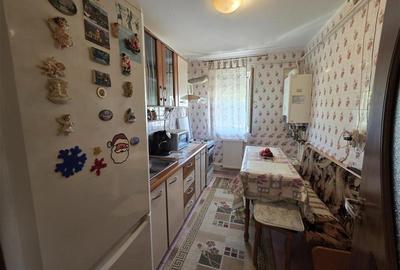 Apartament cu 4 camere si centrala termica - 5