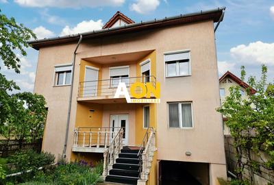 Casă individuală cu 8 camere în Cetate