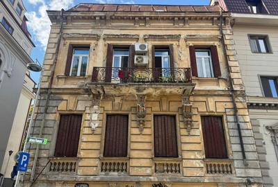 Apartament cu 4 camere decomandat, mobilat în Victoriei
