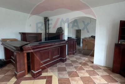Pensiune/Casă cu 18 camere de vânzare în Campulung Moldovenesc - 6