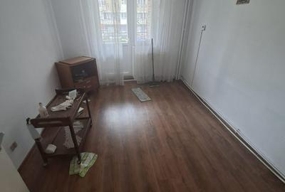 Apartament cu 3 camere, decomandat, etajul 1/8, zona Garii - 4