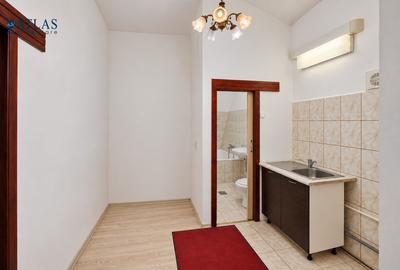 Piata Sfatului, 41 mp., ideal regim hotelier, de renovat la interior, acces usor - 10