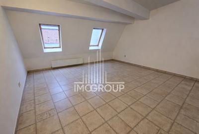 Garsonieră decomandată în Central