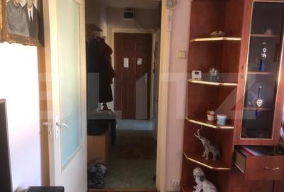 Apartament cu 2 camere semidecomandat, mobilat în 14 Mai