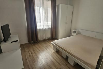 Apartament cu 2 camere semidecomandat în Complex Studențesc