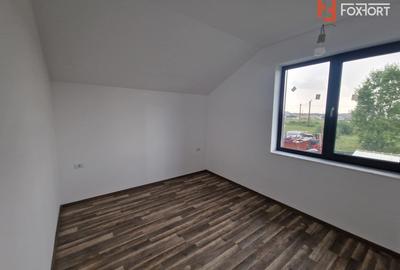 Duplex de vanzare, 4 camere, Mosnita Veche - 9