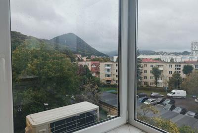 Apartament cu 2 camere decomandat, mobilat în Centrul Civic