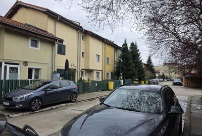 Casă cu 5 camere în Central