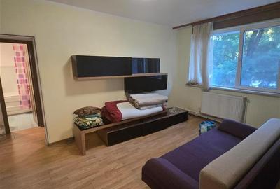 Apartament cu 2 camere semidecomandat în Piața Unirii