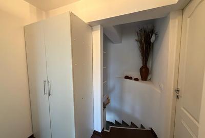De inchiriat Apartament 3 camere cu scara interioara, zona Centru. - 16