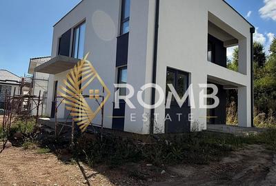 Casă individuală cu 4 camere în Luna de Sus