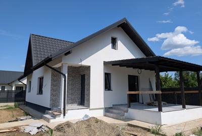 Casă individuală cu 3 camere în Nord
