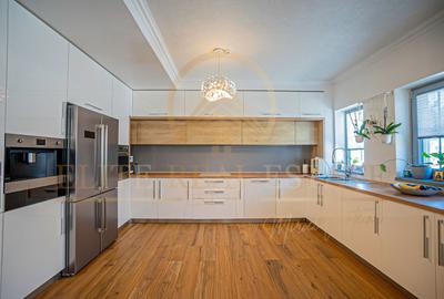 Mamaia Sat - Casă ultra-modernă de lux  – 5 camere, 4 dormitoare. - 6