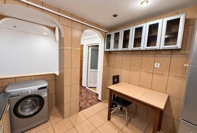 Apartament decomandat  - 2 camere - 2 balcoane -Zona Săvenilor – Tudor V. - 8