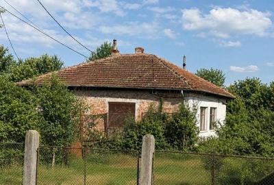 Apartament cu 5 camere semidecomandat în Lugoj