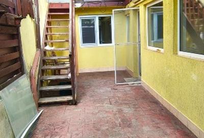 Casă individuală cu 5 camere în Malu Roșu