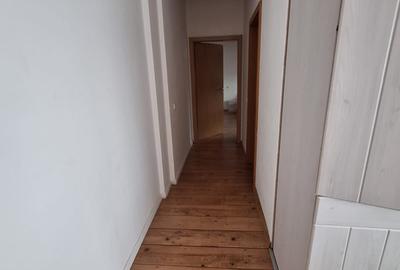 Cantrala, aer conditionat, pod cu izolatie, parcare cu bariera - 9