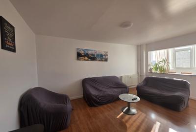Apartament cu 3 camere decomandat în Titulescu