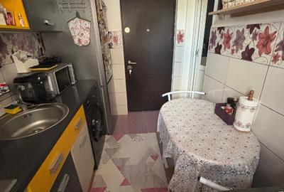 Vând Apartament 2 camere - 3