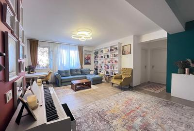 Apartament cu 3 camere, mobilat în Titan