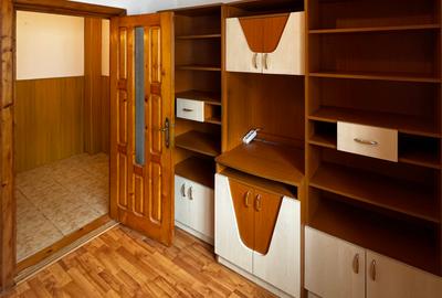 SE VINDE Apartament cu 3 camere semidecomandat, Etaj 3, Mun. Falticeni, jud. SV - 4