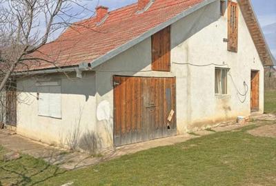 Casă individuală cu 2 camere în Centura