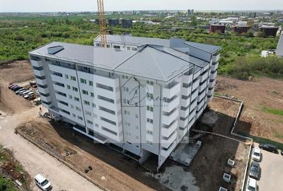 Apartament cu 3 camere decomandat în Metalurgiei