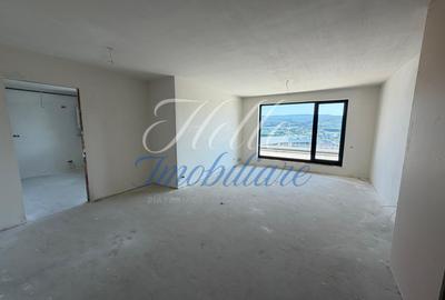 Penthouse cu 3 camere decomandat în Zorilor