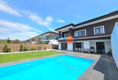 Fully Renovated 7 Bedroom Villa in Oxford Gardens with Private Swimming Pool - 1