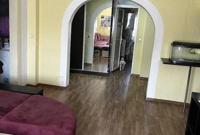 Apartament cu 4 camere semidecomandat, mobilat în Sebastian