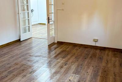 4 camere et 1 pt birouri in cladire interbelica zona C Calarasilor-Hala Traian - 1
