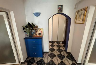Apartament 2 camere, 54mp, etaj 4 cu acoperis - Central - - 13