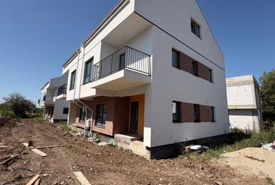 Duplex cu 6 camere în Sud