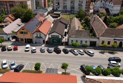 Casă individuală cu 6 camere în Central