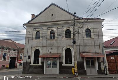 Spațiu comercial, de 322.00 mp, în Reghin