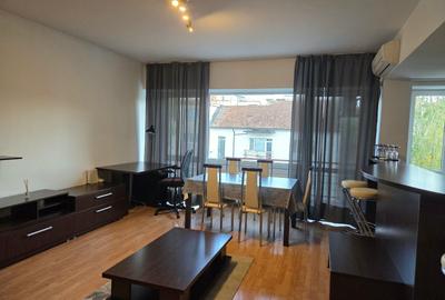 De inchiriat apartament cochet cu 3 camere, zona centrala cu parcare - 1