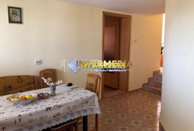 Casa deosebita  D+P+E de vanzare CETATE cu 900 mp. teren - 2