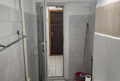 De inchiriat apartament 2 camere, situat etaj 1 in bloc mic, zona Hotel Vrancea. - 13