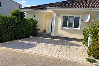 Duplex cu 3 camere în Bucovăț (Remetea Mare)