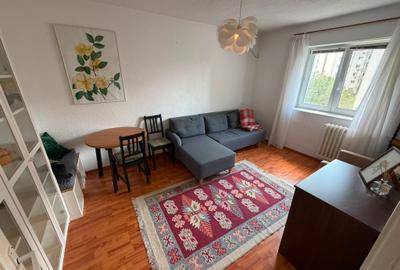 Apartament cu 2 camere decomandat în Titan