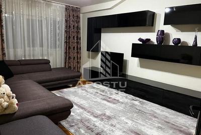 Apartament cu 3 camere decomandat, mobilat în Lunei