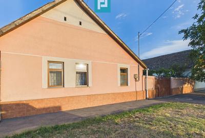 Casă individuală cu 4 camere în Central