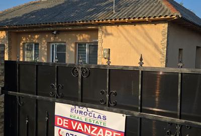 Casă cu 3 camere în Limanu