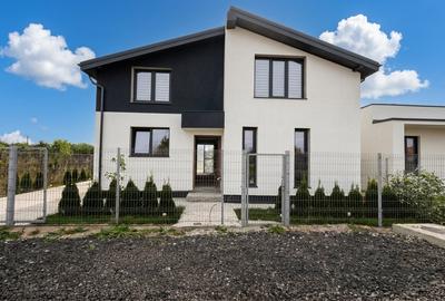 Casă cu 6 camere în Balotești