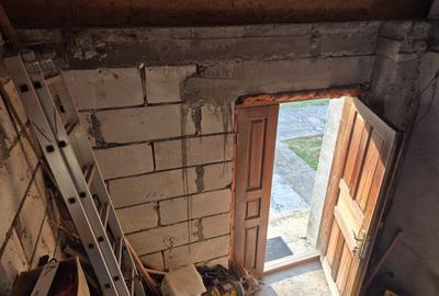 Casa in centrul comunei Tunari, la rosu - 5