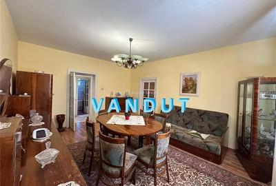 Apartament cu 3 camere semidecomandat în Luncă