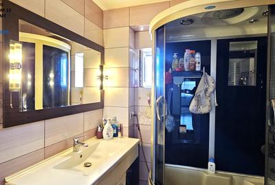 Apartament 3 camere decomandate, cu boxa si loc de parcare, zona 1 Mai - 14