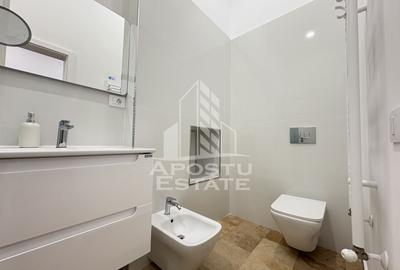Apartament 3 camere, de inchiriat, centrala proprie, Piata Maria - 12