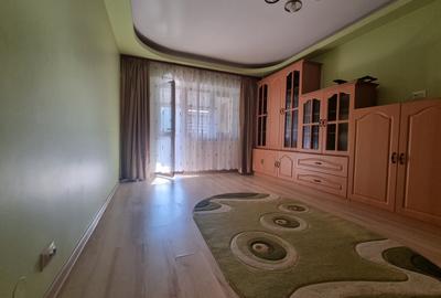 Apartament cu 3 camere decomandat, mobilat în Ștefan cel Mare
